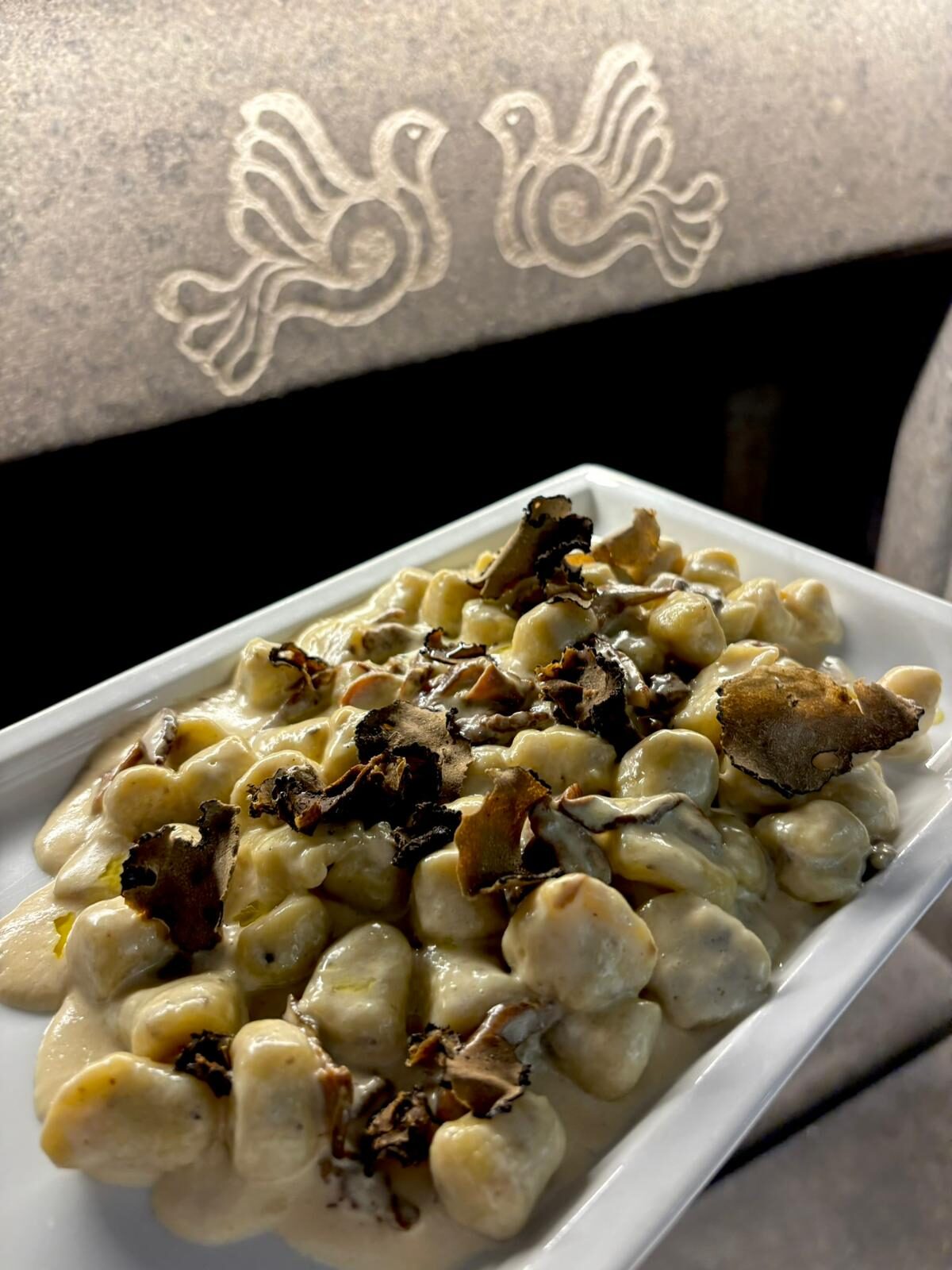 Gnocchi alla crema con tartufo nero — Le Colombe Da Tiziano